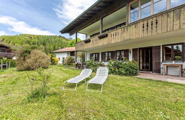 Large Holiday Home with Mountain View, Private Terrace and Wi-Fi