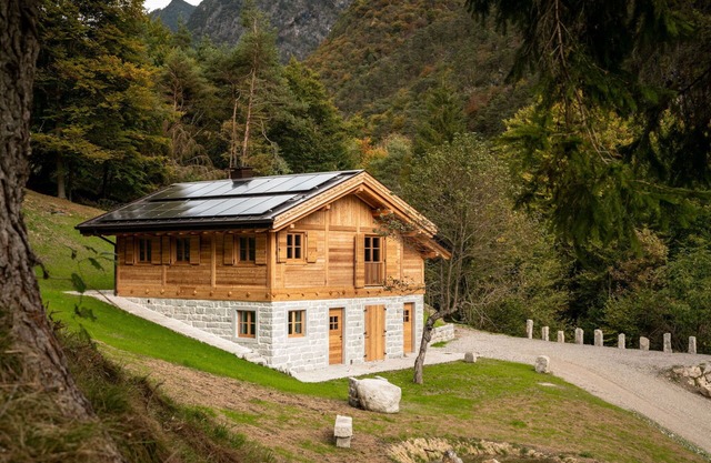Large holiday hut for 6 People near Trento