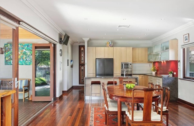 Large Home in Applecross with secure yard - single level, parking