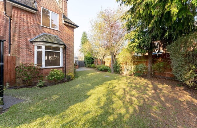 Large Home near Edgbaston Stadium, UOB & QE hospital sleeps 6