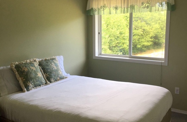 Large house for families and friends close to beaches