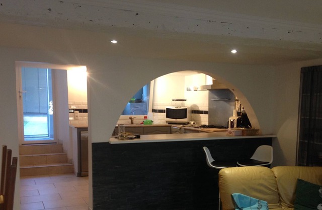 Large house very well equipped with private courtyard