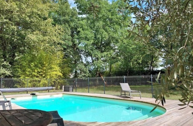 Large house with 2785 m2 of garden between Bordeaux and the Ocean - Heated swimming pool