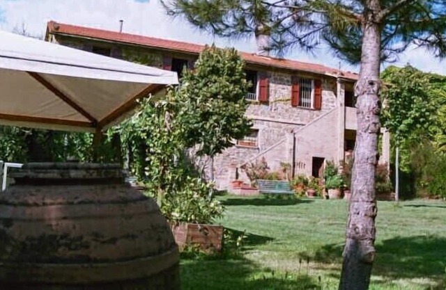 Large house with private pool in the country side