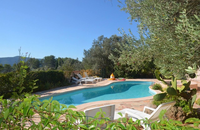 Large house ,with secured swimming pool, in the nature, close to the sea.