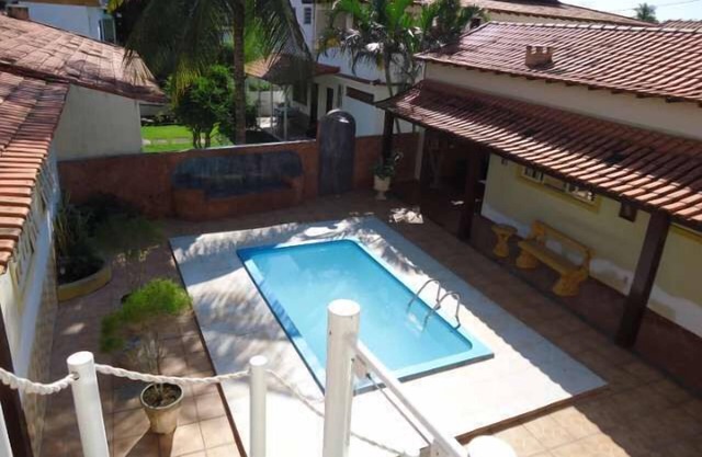 Large house with swimming pool, games room, barbecue, freezer, garage, suite