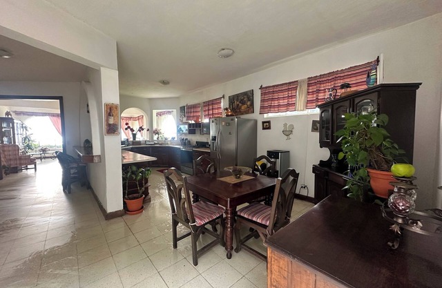 Large House With View To Lake Atitlan