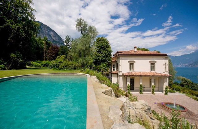 Large Lake Como Villa with 7 + Bedrooms