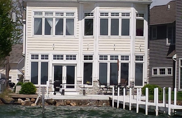Large Lakefront, 5 bdrm, 5 bath, Elevator, Pure Sand Bottom Great for Swimming