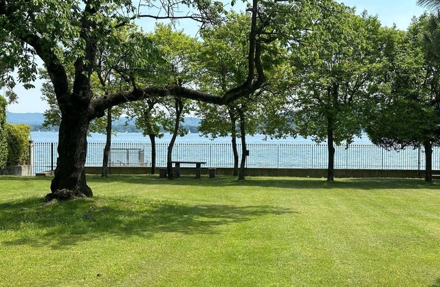 Large lakeside villa