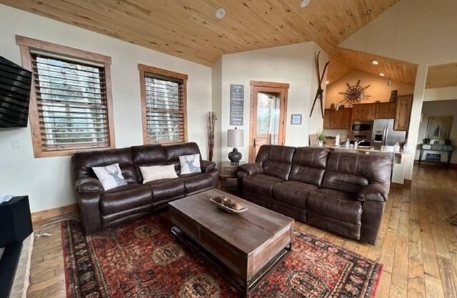 LARGE LUXURY 4 BR LAKE DILLON HOME WALK TO MARINA!