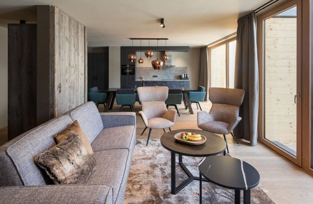 Large Luxury Penthouse, pool & SPA, by the mountain railway, PURE Resort Schruns