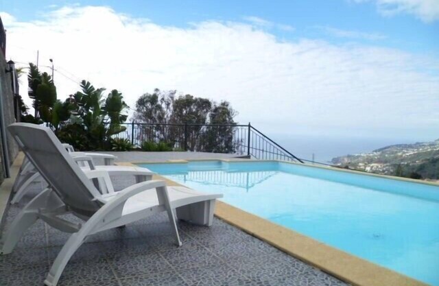 Large Luxury Villa, Heated Pool, Games/Gym Room, Sea and Mountain Views