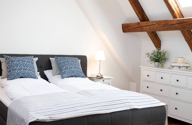 Large maisonette.