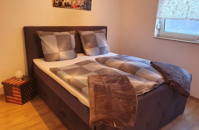 Large maisonette near Düsseldorf Central yet quiet with garden and underground parking space