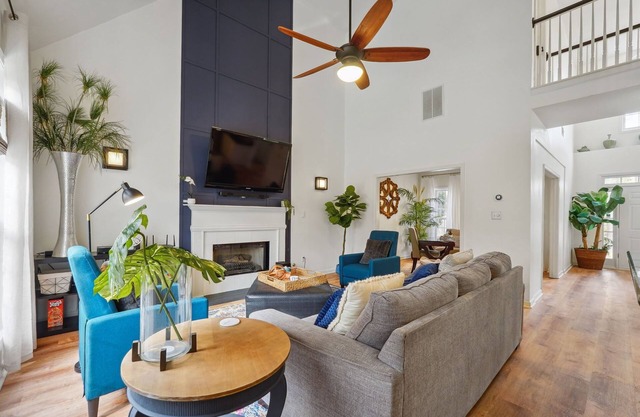 Large Modern 4 Bdrm Home w/fenced Yard, Near Peachtree City, & Pet-Friendly!