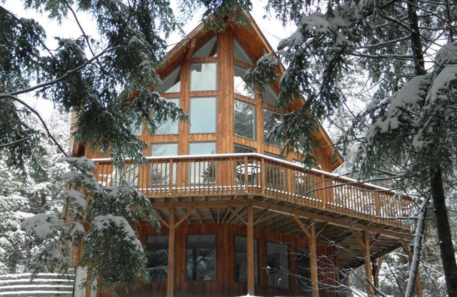 Large Modern Chalet - Slope Side - On Burke MT-Mt Bike, Hike, Ski, Snowmobile