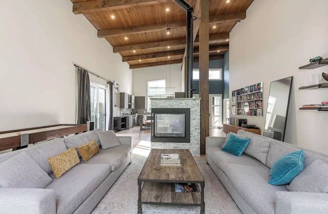 Large Modern Home in Squamish