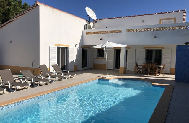 Large Modern Luxury 3 Bedroom Villa in Vale da Telha