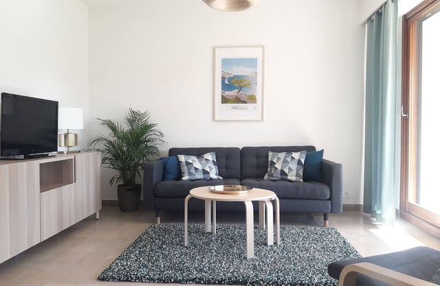 Large, modern, pleasant T2 apartment near the Parc National des Calanques