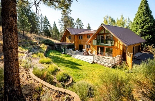 Large Mountain Cabin 63 Acres! - Fireplace/Deck/Pets