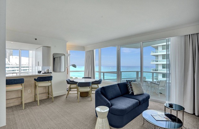 Large Ocean View 1BR/2BA in Fontainebleau