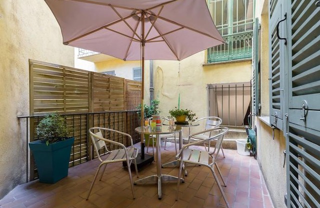 Large one bedroom flat in the Old Town