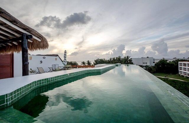 Large Penthouse Unit with Rooftop Pool