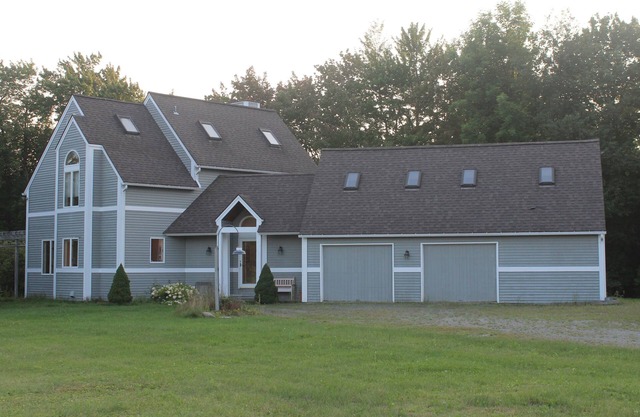 Large, private house - 15 minute drive to Jay Peak Resort!