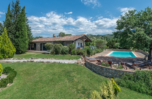 Large, Private House surrounded by beautiful Tuscan Countryside
