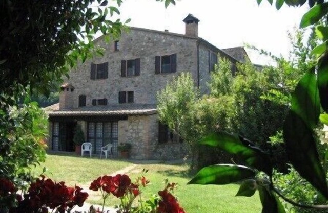 Large private pool villa between Rome/Florence southern Tuscany in the countryside
