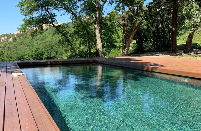 Large Provencal farmhouse 12 people