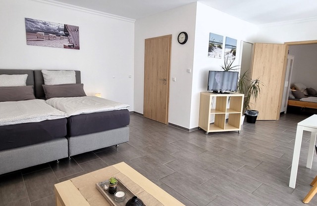 Large quiet apartment with a winter garden and terrace!