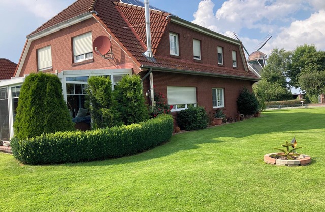 Large, quiet, cozy vacation apartment on the North Sea coast near Dornumersiel