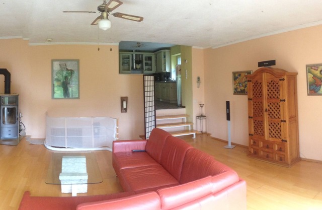 Large, quiet vacation apartment set back in Einfeld