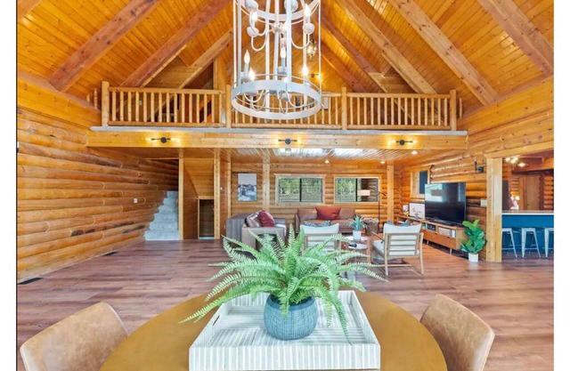 Large Reunion Cabin By Lake And National Parks!