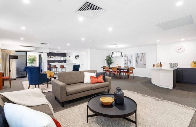 Large rooftop apartment, fully equipped, Perth CBD