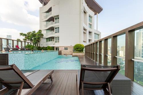 Large room with 2Beds BTS Chitlom Sukhumvit BKK