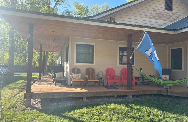 Large, spacious home in downtown Lake City