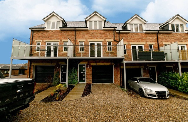 Large spacious townhouse (C) - 8 minutes from Newcastle City Centre