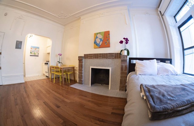 Large Studio Apartment by Central Park