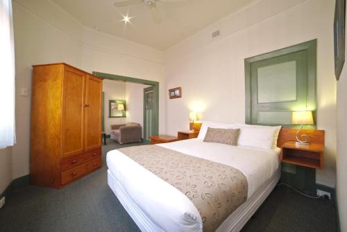 Large Studio Apartment With Spa Central Ballarat