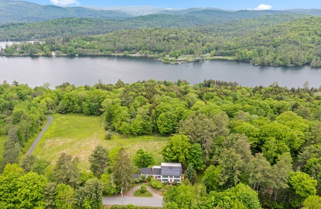 Large Stunning Family Home on Lake Fairlee with Spectacular Views