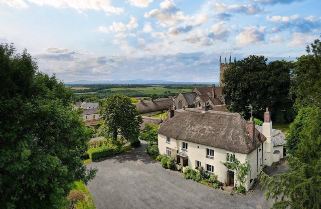 Large thatched cottage in Devon