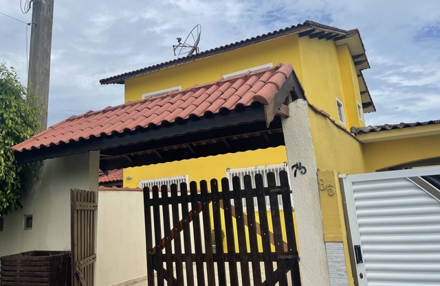 Large townhouse with pool 200 meters from the beach