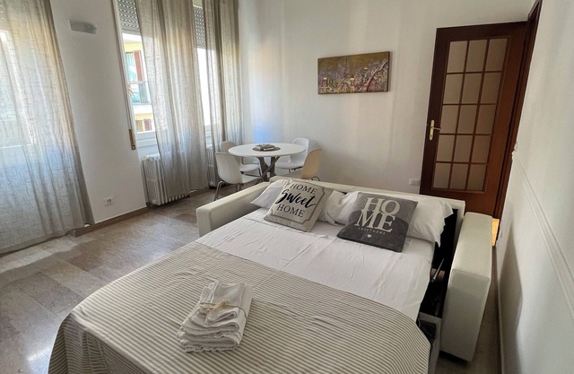 Large two-room apartment in Milan