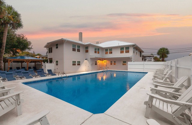 Large Tybee Home for 28 Guests, Private Pool