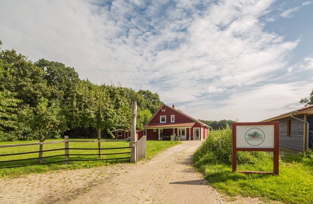 Large vacation home 210 sqm with 6 bedrooms and 5 bathrooms right next to the forest!