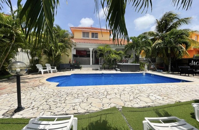 Large villa close to the beach with large private pool, spa and billiards table