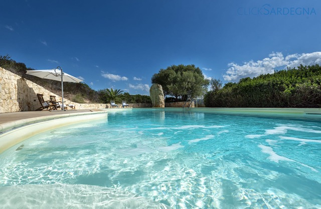 Large villa in Alghero for 12 people with private pool air conditioning and WiFi